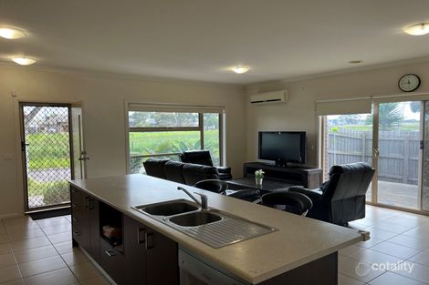 Property photo of 68 Banjo Circuit Lynbrook VIC 3975