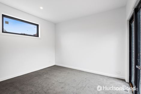 Property photo of 2/2 Boronia Grove Doncaster East VIC 3109