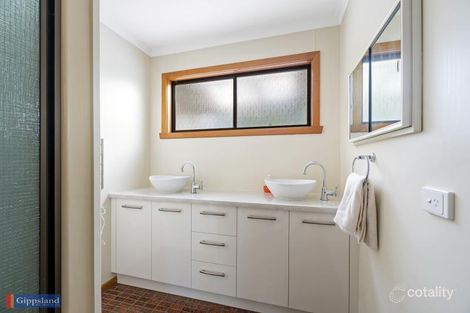 23 Nerrigundah Dr, Glenmaggie, VIC 3858