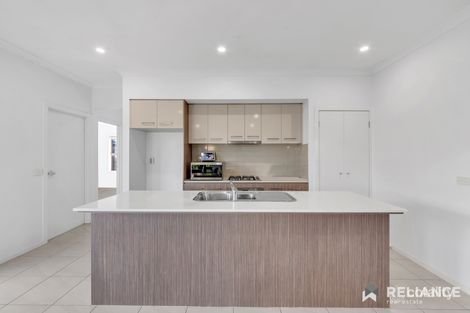Property photo of 2/18 Birdswing Terrace Melton South VIC 3338