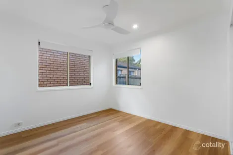 Property photo of 8 Berkshire Place Springfield Lakes QLD 4300