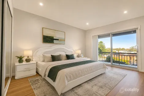 8 Lindum Pl, St Johns Park, NSW 2176