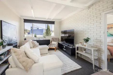 Property photo of 17/562 Union Road Lavington NSW 2641