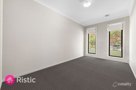Property photo of 22 Taworri Crescent Werribee VIC 3030