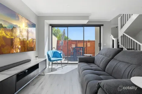 Property photo of 9/11 Pine Crescent Boronia VIC 3155