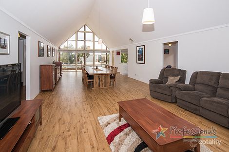 Property photo of 46 Marseilles Drive Yalyalup WA 6280