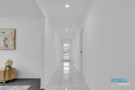 Property photo of 20 Lucid Crescent Clyde VIC 3978