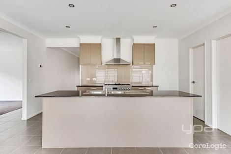 Property photo of 22 Aldergrove Parade Mickleham VIC 3064