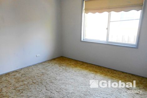 4 Myles Ave, Warners Bay, NSW 2282