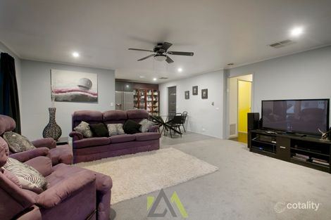 Property photo of 28 Liardet Crescent Frankston VIC 3199