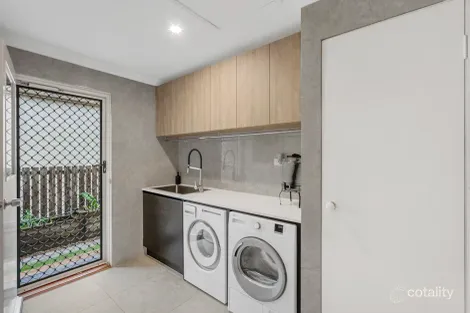Property photo of 1/6 Settlers Way Raceview QLD 4305