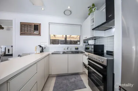 Property photo of 1/2-4 Brooklyn Road Melton South VIC 3338