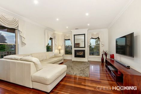 Property photo of 8 Caesia Way Caroline Springs VIC 3023