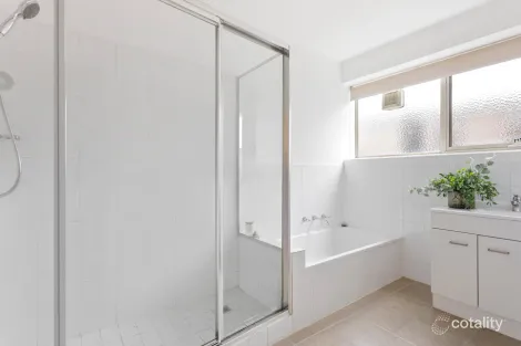 Property photo of 1/39 Nepean Highway Elsternwick VIC 3185
