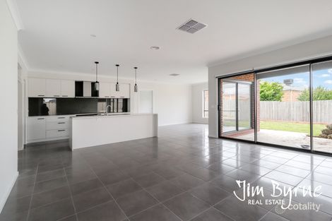 Property photo of 4 Bausch Street Berwick VIC 3806