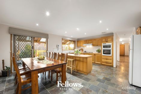 Property photo of 2 Nauru Court Berwick VIC 3806