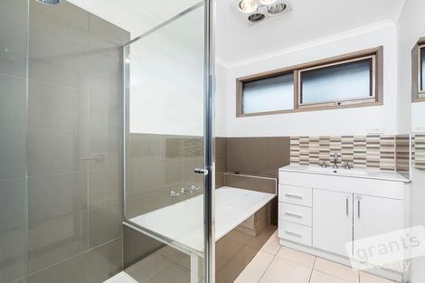 Property photo of 18 Kelburn Road Berwick VIC 3806