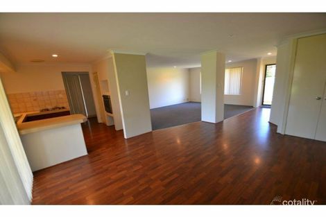 Property photo of 4 Woodbridge Mews Beldon WA 6027