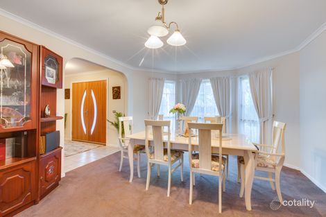 Property photo of 6 Green Close Delahey VIC 3037