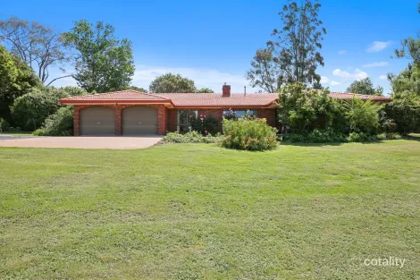 Property photo of 7 Pine Grove Warragul VIC 3820