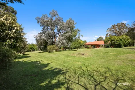 Property photo of 7 Pine Grove Warragul VIC 3820