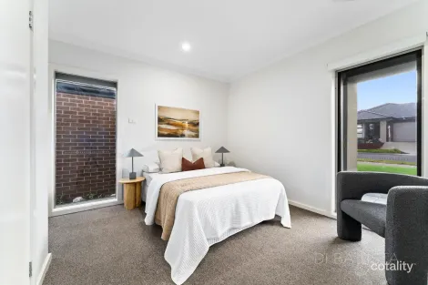 Property photo of 13 Archipelago Drive Craigieburn VIC 3064