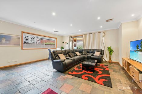 Property photo of 6 Hascombe Drive Caroline Springs VIC 3023