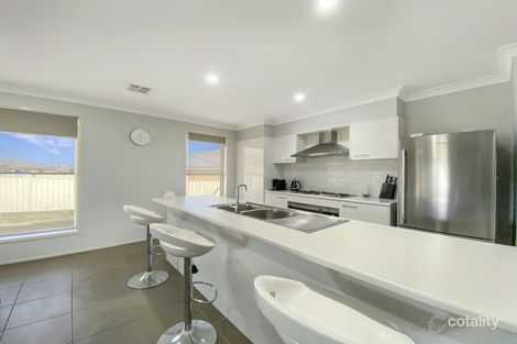 Property photo of 32 Kidd Circuit Goulburn NSW 2580