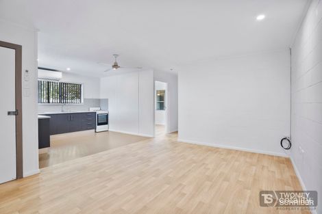 2/12 Jackson Cl, Westcourt, QLD 4870