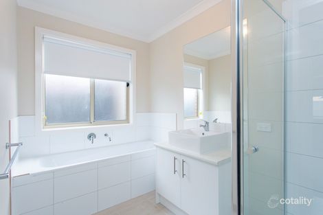 Property photo of 19 Daly Drive Lucas VIC 3350