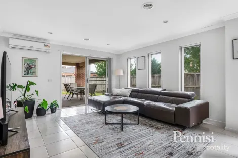 10 Bunker Cct, Deer Park, VIC 3023