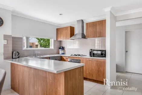 Property photo of 10 Bunker Circuit Deer Park VIC 3023