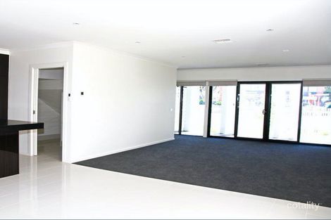 Property photo of 22 Amaryn Court Springvale VIC 3171