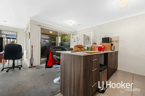 Property photo of 12/34 Sir Thomas Drive Pakenham VIC 3810