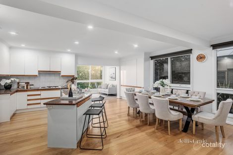 Property photo of 10 Maralee Place Doncaster VIC 3108
