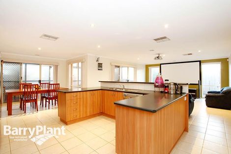 Property photo of 19 Prahn Court Brookfield VIC 3338