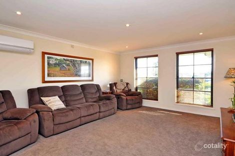 Property photo of 4 Claret Ash Close Aberglasslyn NSW 2320