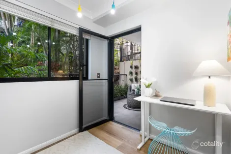 Property photo of 2/1 Great Hall Drive Miami QLD 4220