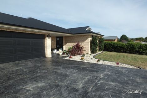Property photo of 8 Hunt Place Blayney NSW 2799