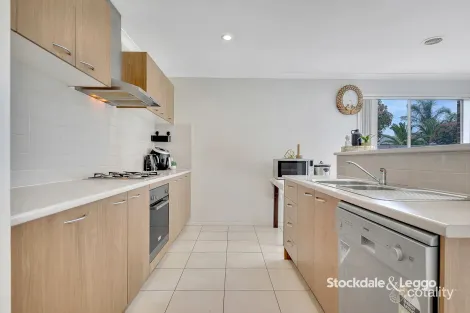 Property photo of 15 Marlin Crescent Point Cook VIC 3030