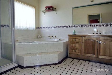 Property photo of 13 Box Place Hoppers Crossing VIC 3029