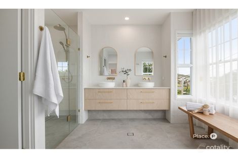 10 Renton St, Camp Hill, QLD 4152