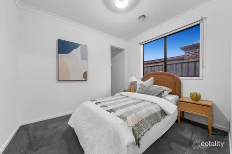 Property photo of 3 Puckle Avenue Mickleham VIC 3064