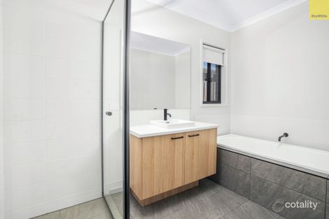 Property photo of 215 Stonehill Drive Maddingley VIC 3340