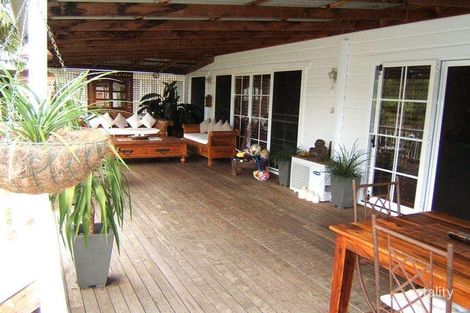 Property photo of 42 Crescent Avenue Hope Island QLD 4212