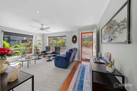 Property photo of 21 Lucy Court Ormiston QLD 4160