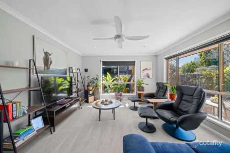 Property photo of 21 Lucy Court Ormiston QLD 4160