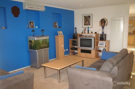 Property photo of 10 Genoa Way Cranbourne West VIC 3977