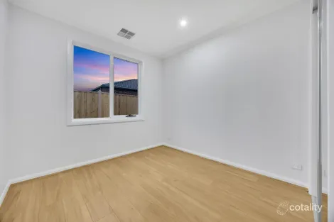 Property photo of 33 Urquhart Road Tarneit VIC 3029