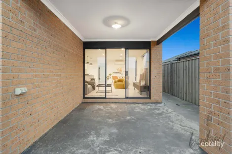 Property photo of 3 Puckle Avenue Mickleham VIC 3064